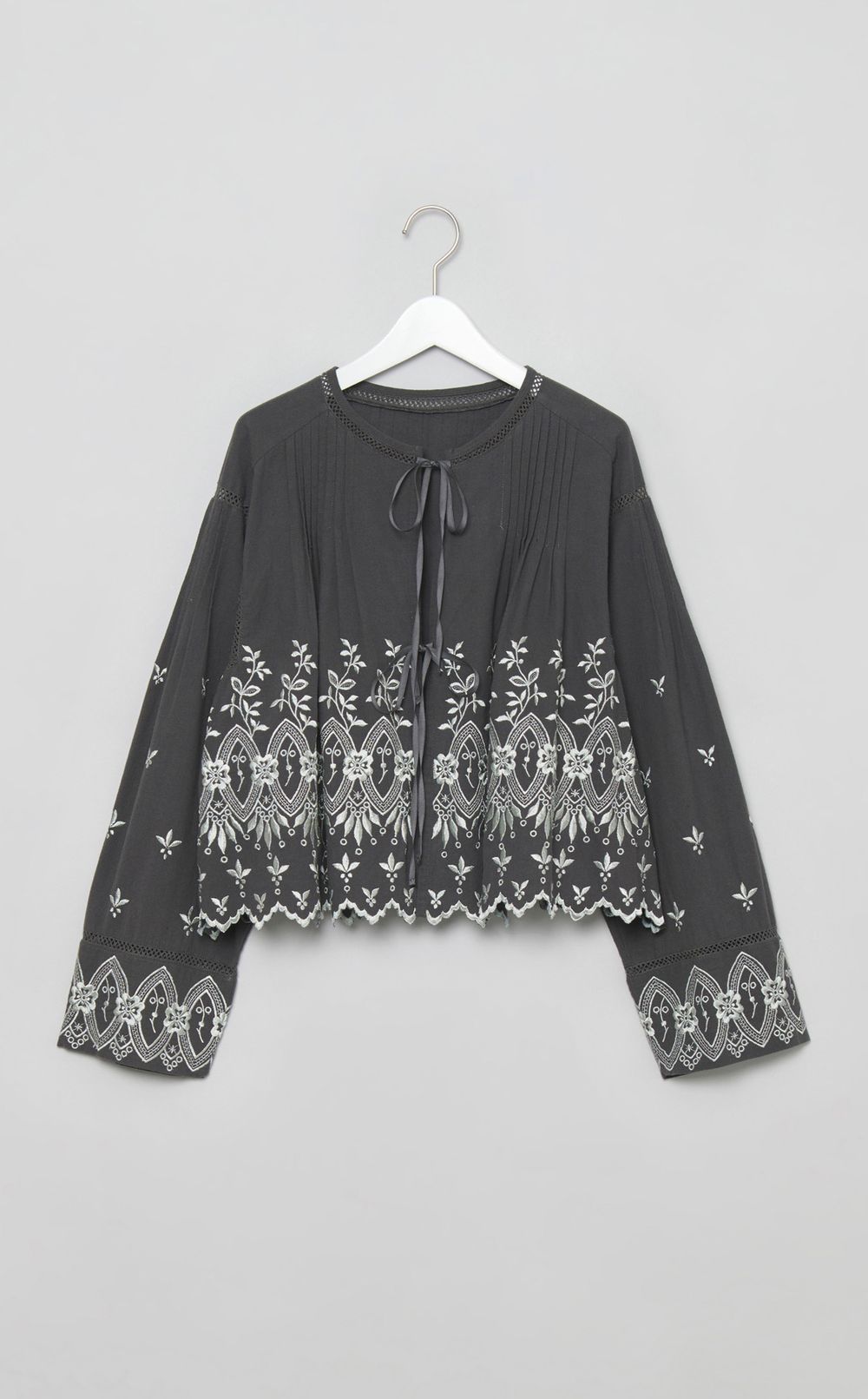 コットンエンブロイダリーブラウス