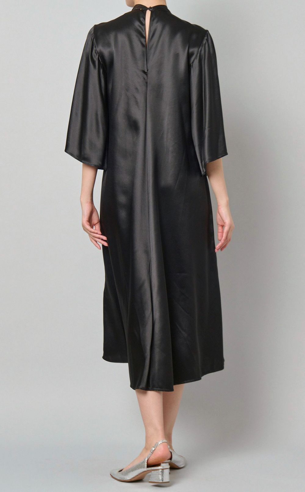 スタンドネックフレアスリーブワンピース