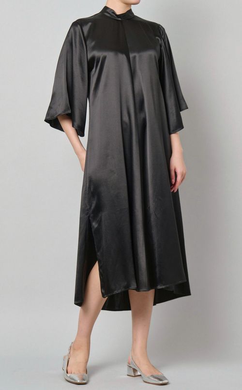 スタンドネックフレアスリーブワンピース