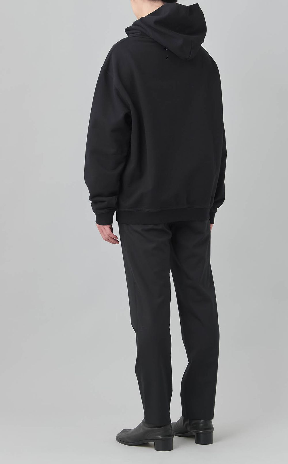 ロゴフード付プルオーバー