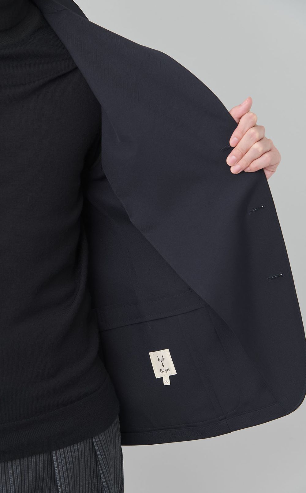 ポリサージローファージャケット