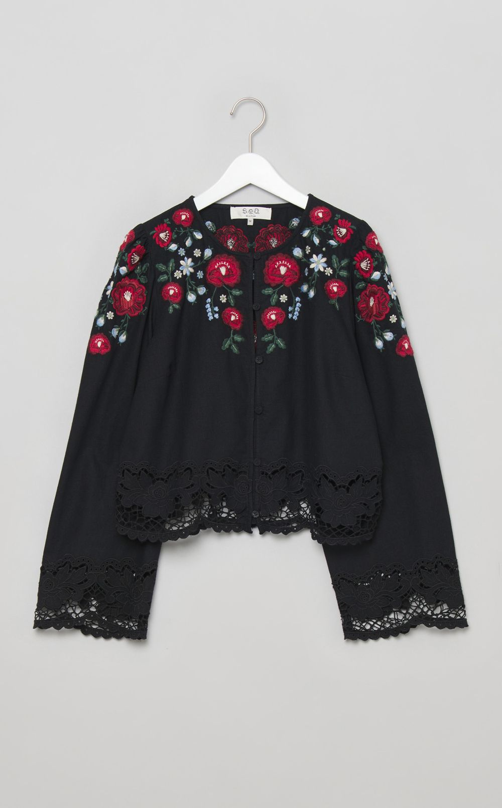 エンブロイダリーノーカラージャケット