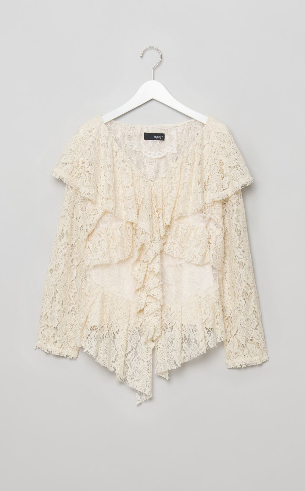 ラッフルレースブラウス
