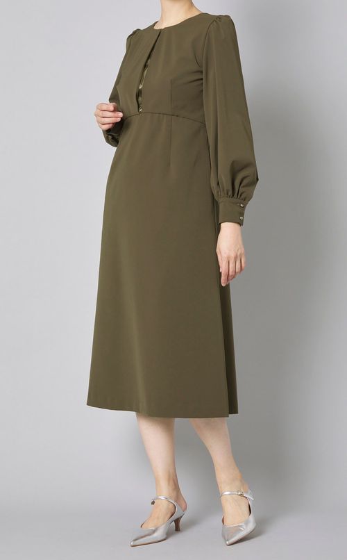 ギャザースリーブノーカラードレス