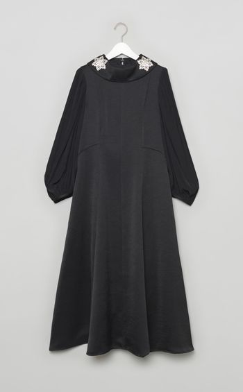 金駒刺繍ワンピース