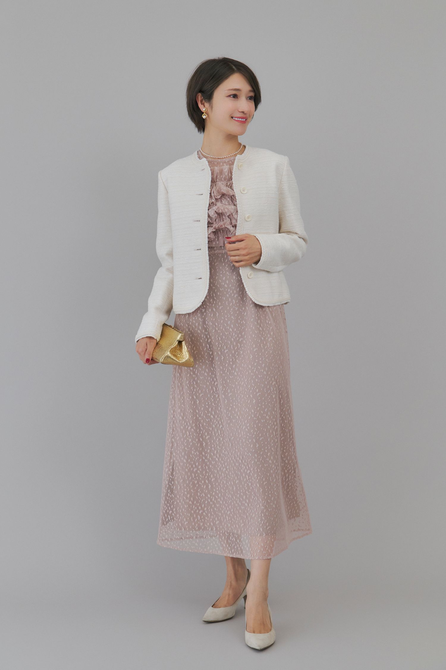 50代女性が友人として結婚式に参列する場合のお呼ばれドレスコーデ