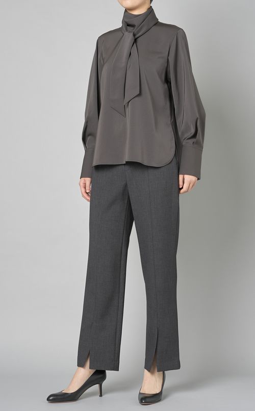 ダブルサテンスカーフブラウス