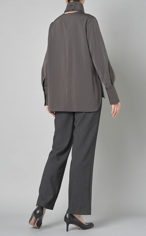 ダブルサテンスカーフブラウス