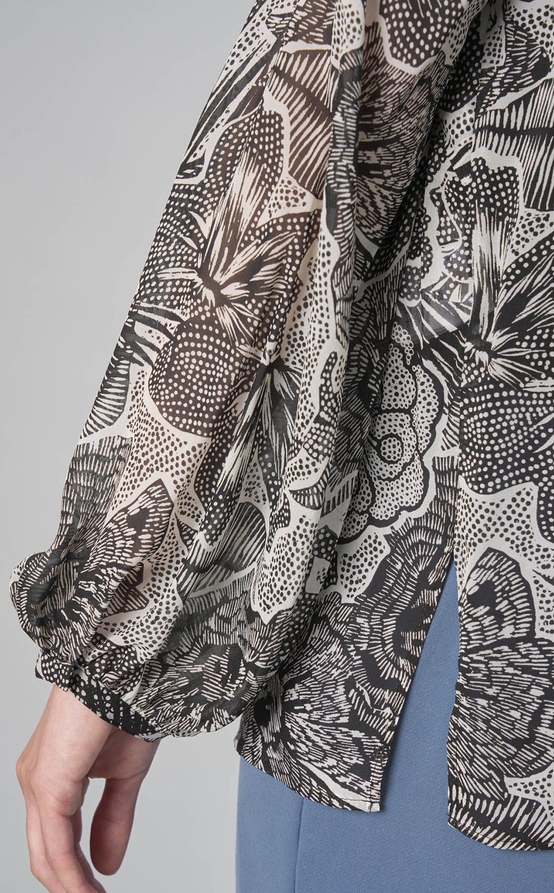 エポカ・スポットフラワープリント　プルオーバー4212０円40 EPOCA｜フラワープリントプルオーバーブラウス