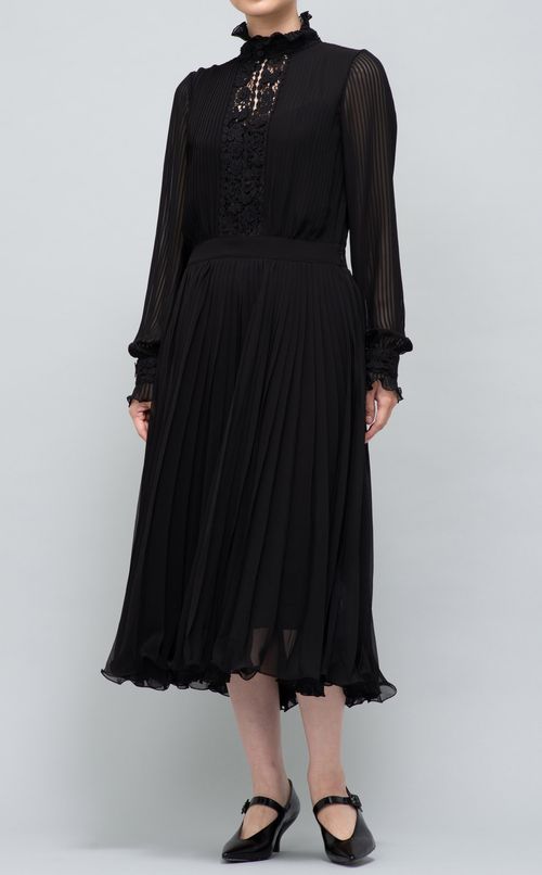 ハイネックレースワンピース