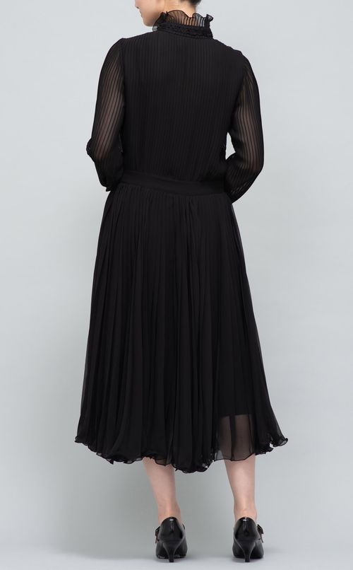 ハイネックレースワンピース