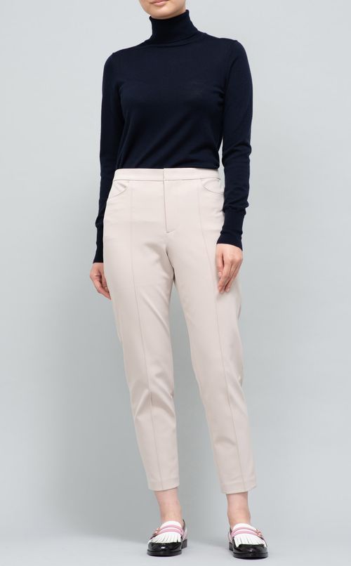 センターシームテーパードパンツ