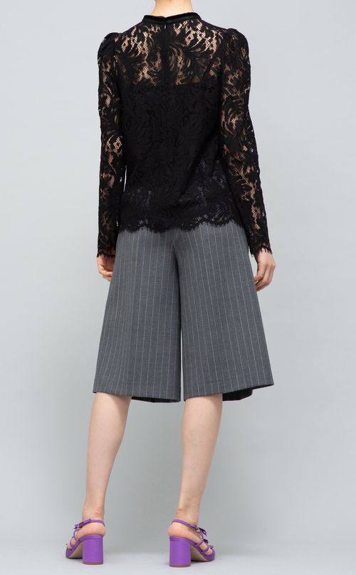 リボンレースブラウス