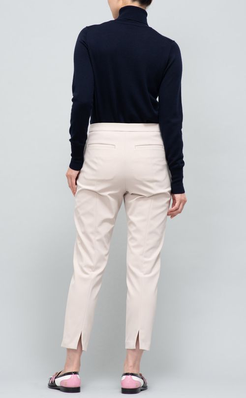 センターシームテーパードパンツ