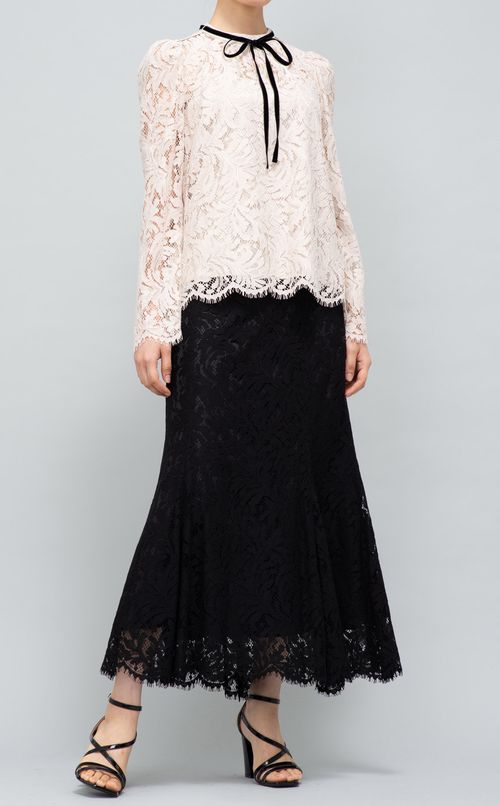 リボンレースブラウス