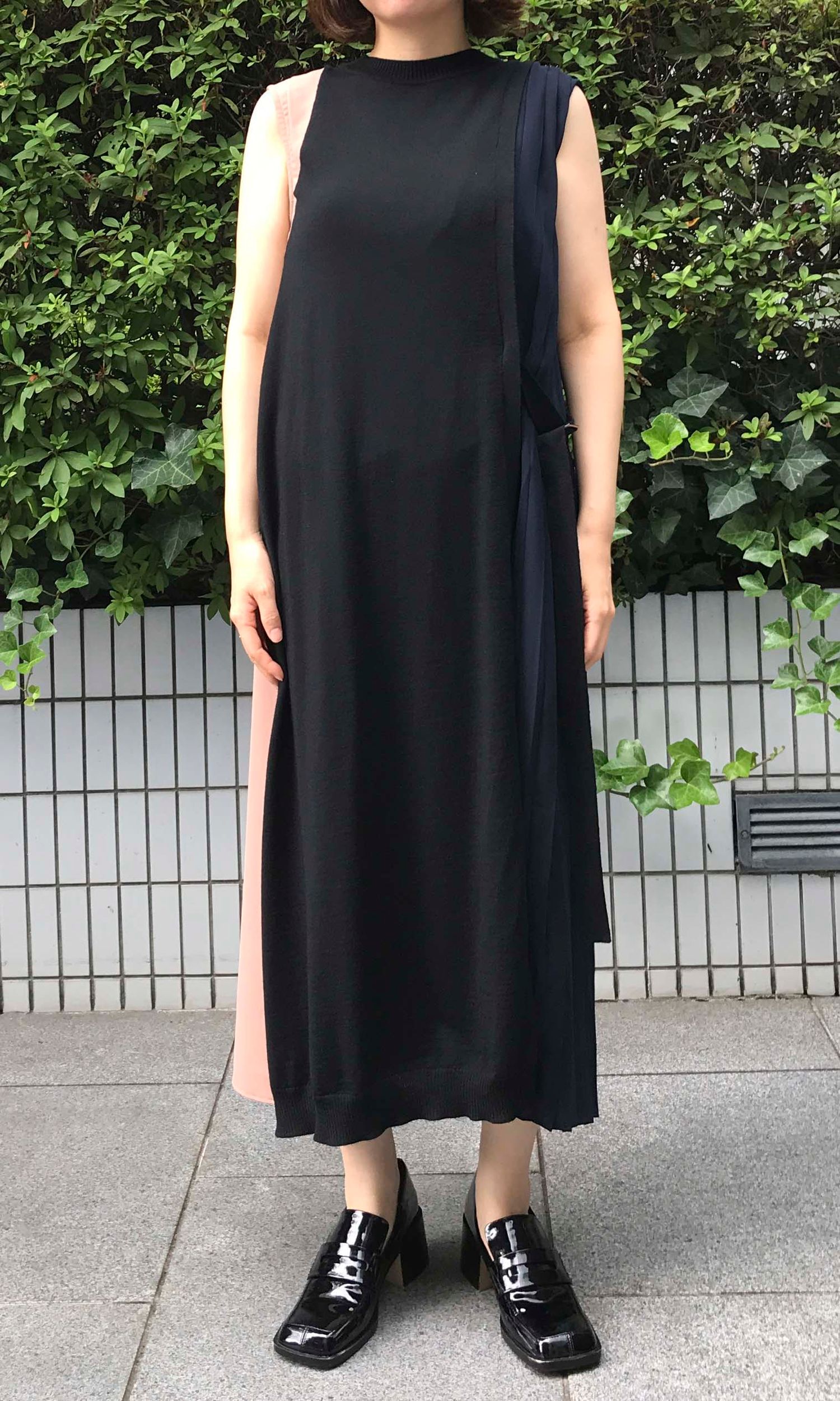 EZUMi別注サイドプリーツニットワンピース EZUMi｜サイドプリーツニットワンピース