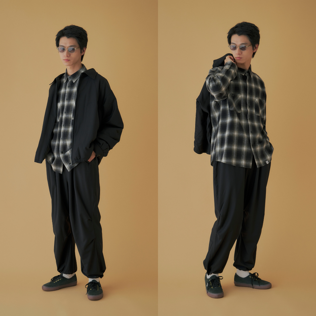 ブラックセットアップ×ブラックチェックシャツの秋冬コーデ