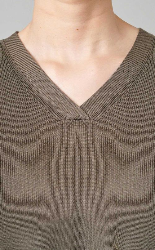 ハイゲージウールVネックニット