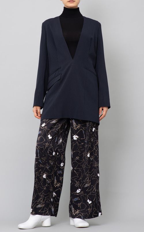 Vネックストライププルオーバー