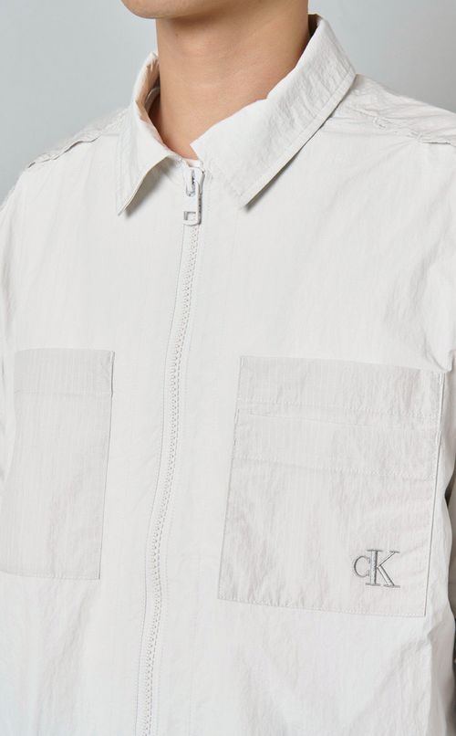 デタッチャブルユーティリティシャツ