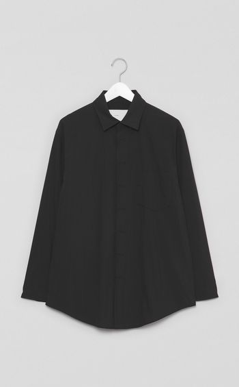 ボタンホールシャツ