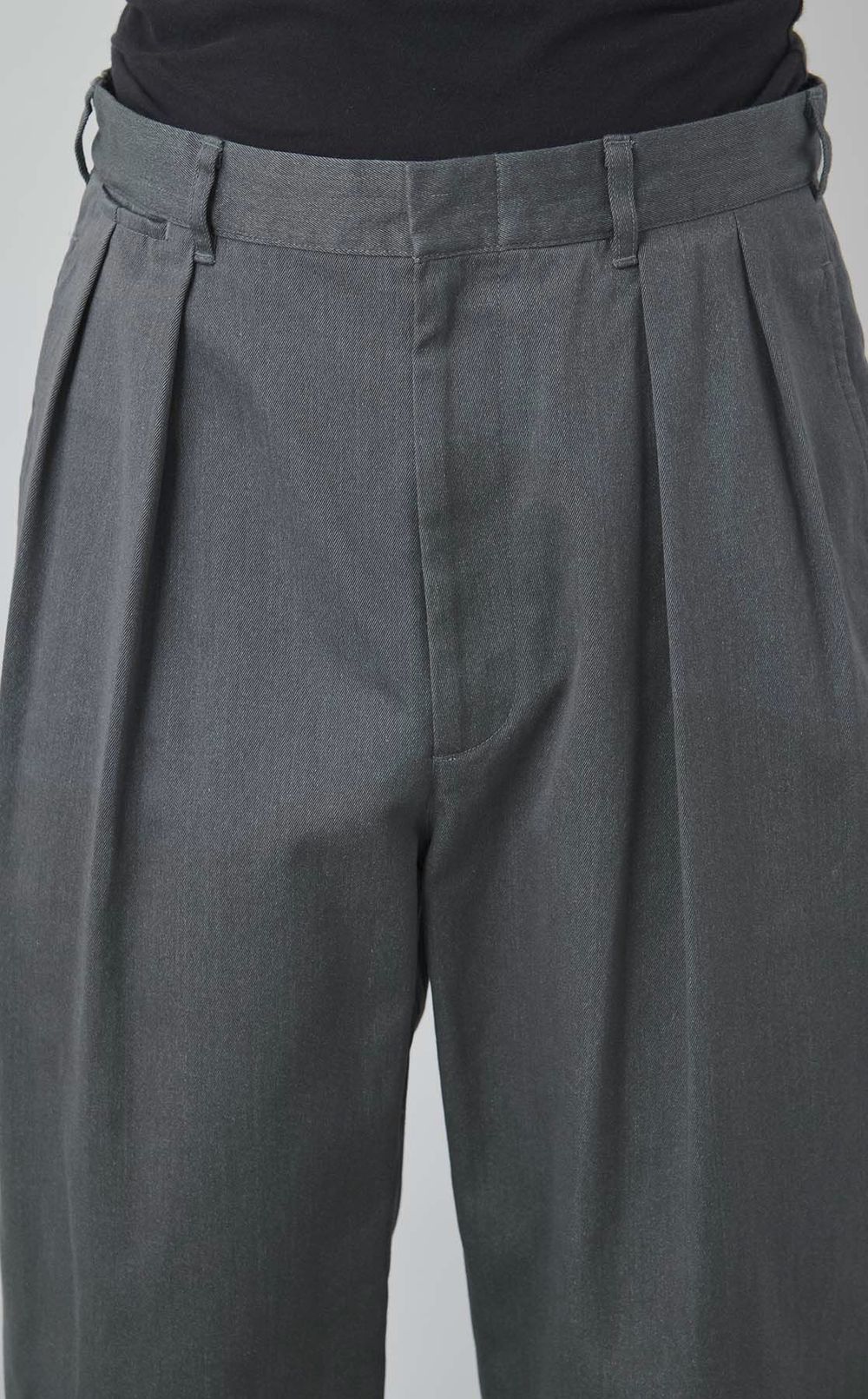 ダブルプリーツチノパンツ