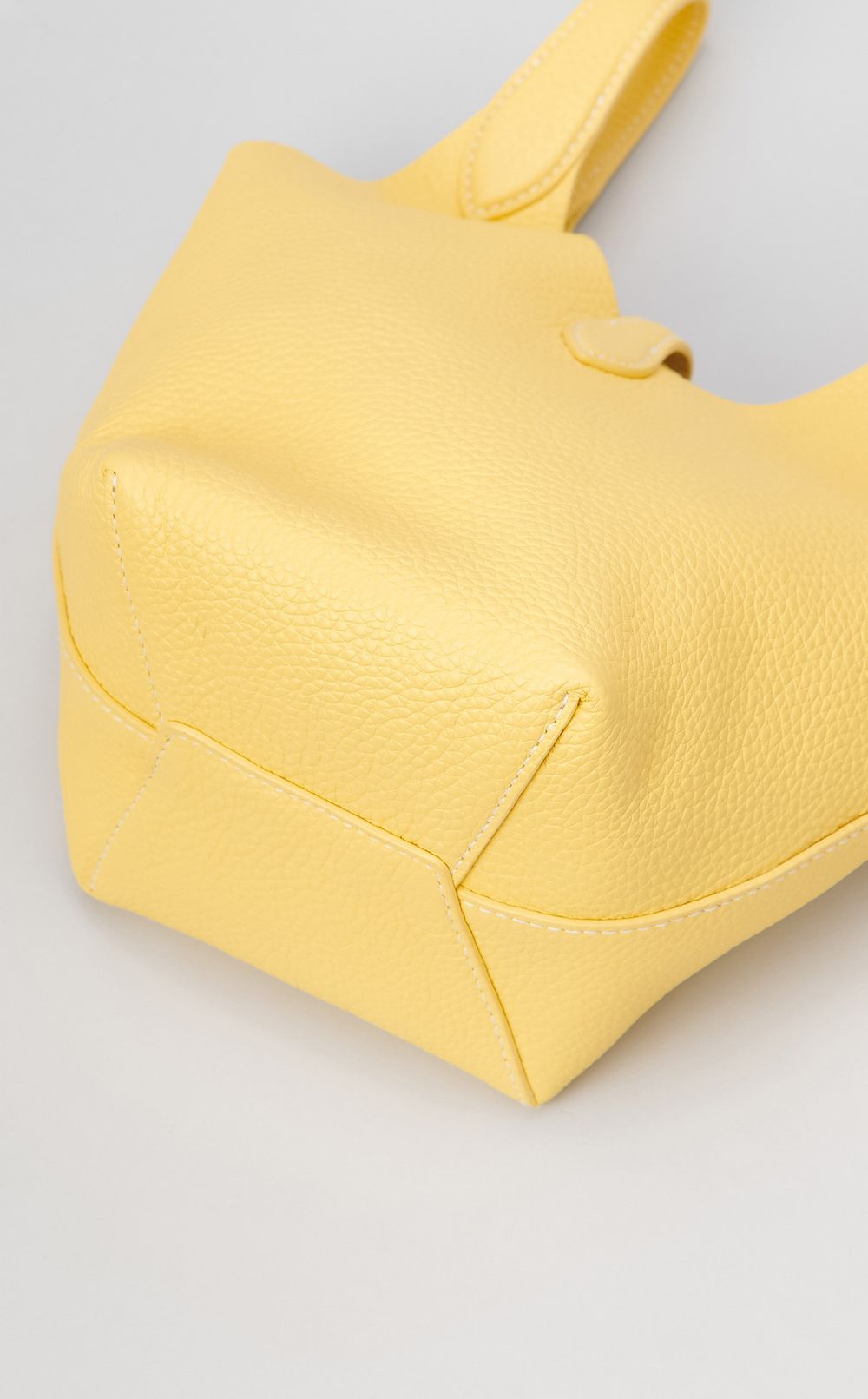 クロスボディスモールバッグ