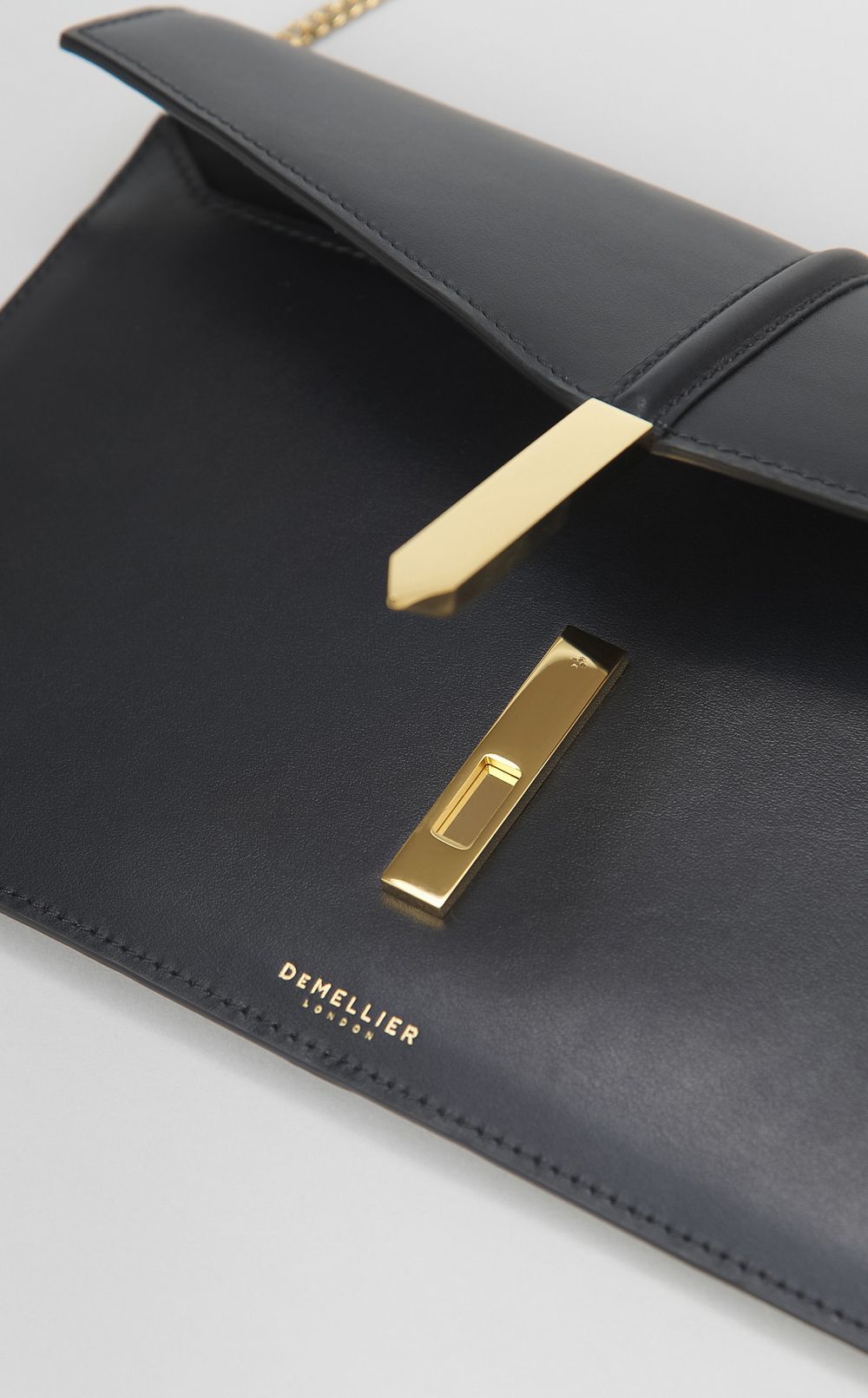 The Tokyo クラッチバッグ