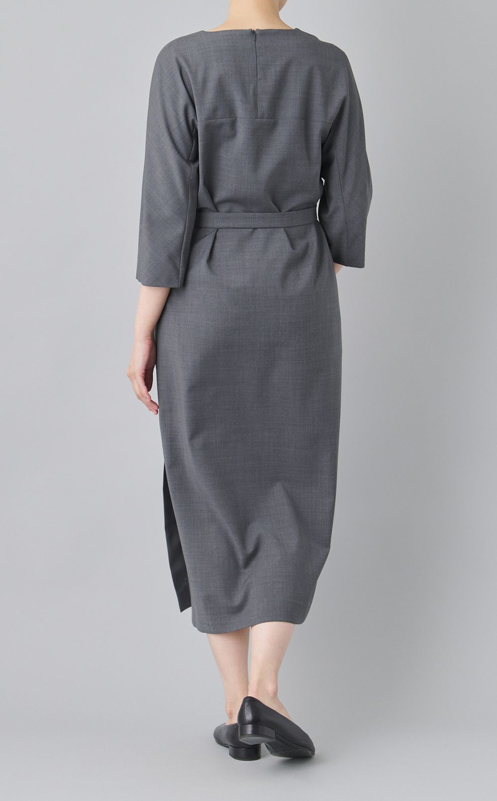 ウールVネックロングワンピース