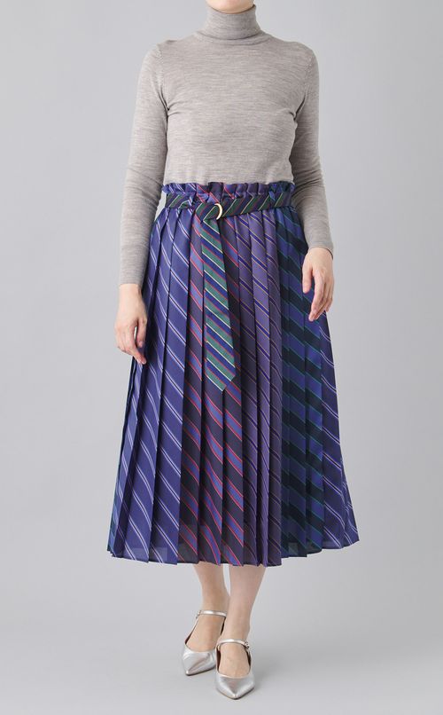 ネクタイプリーツスカート