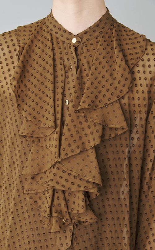 シルク混ドットラッフルブラウス