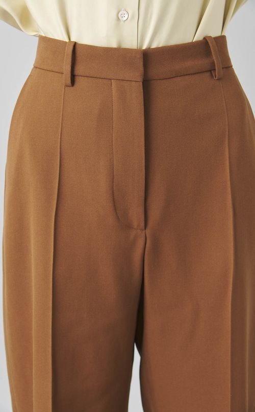 センタープレスストレートパンツ