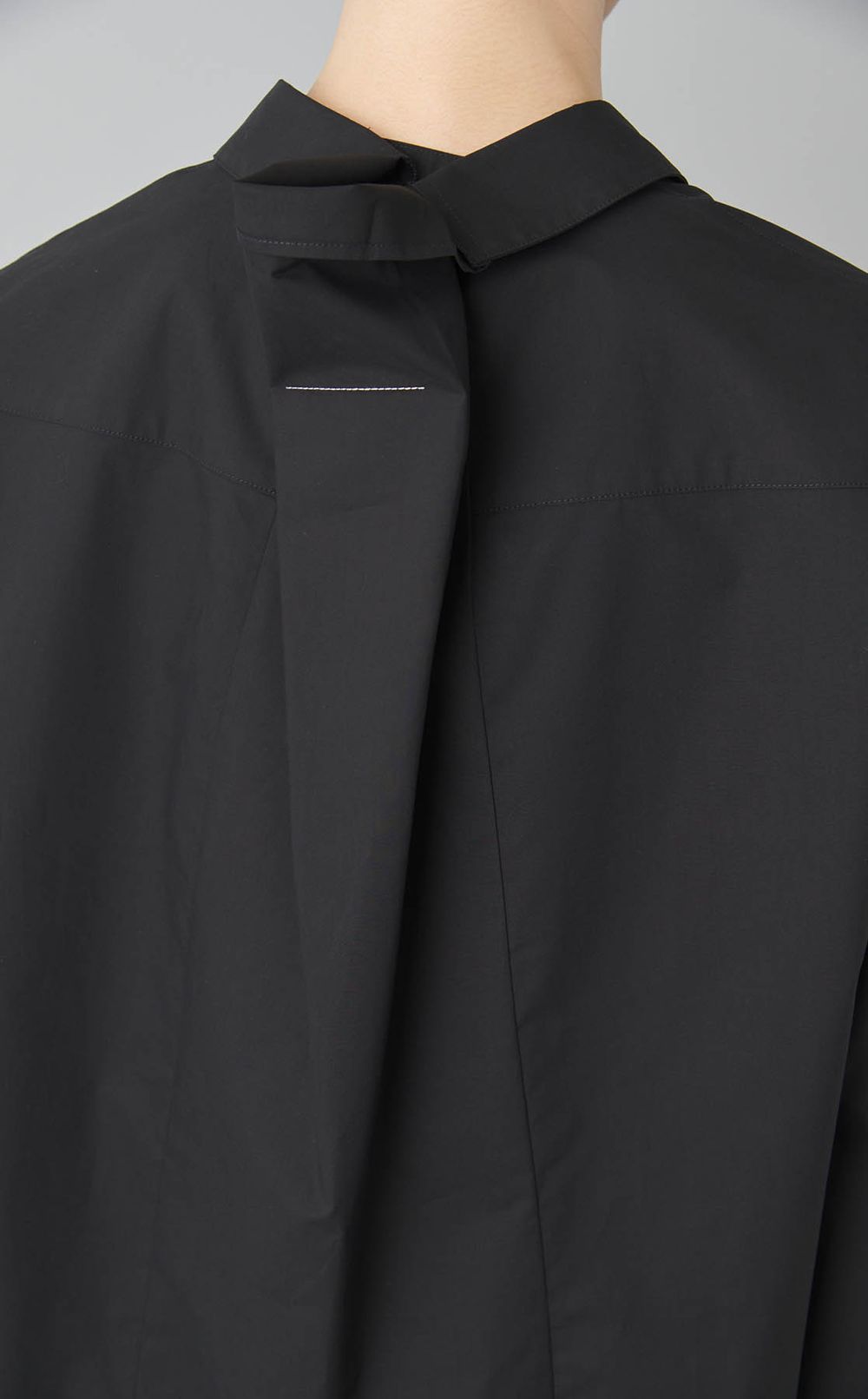 コットンポプリンワイドネックシャツ