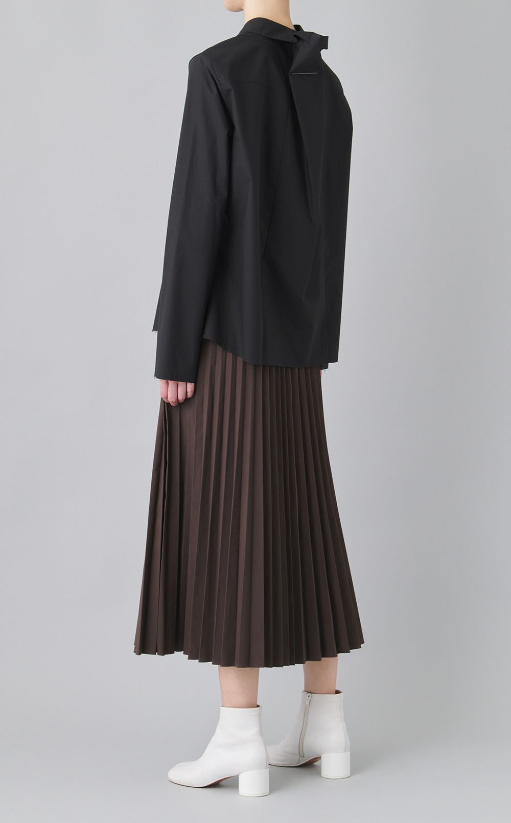 ライトプリーツミディスカート