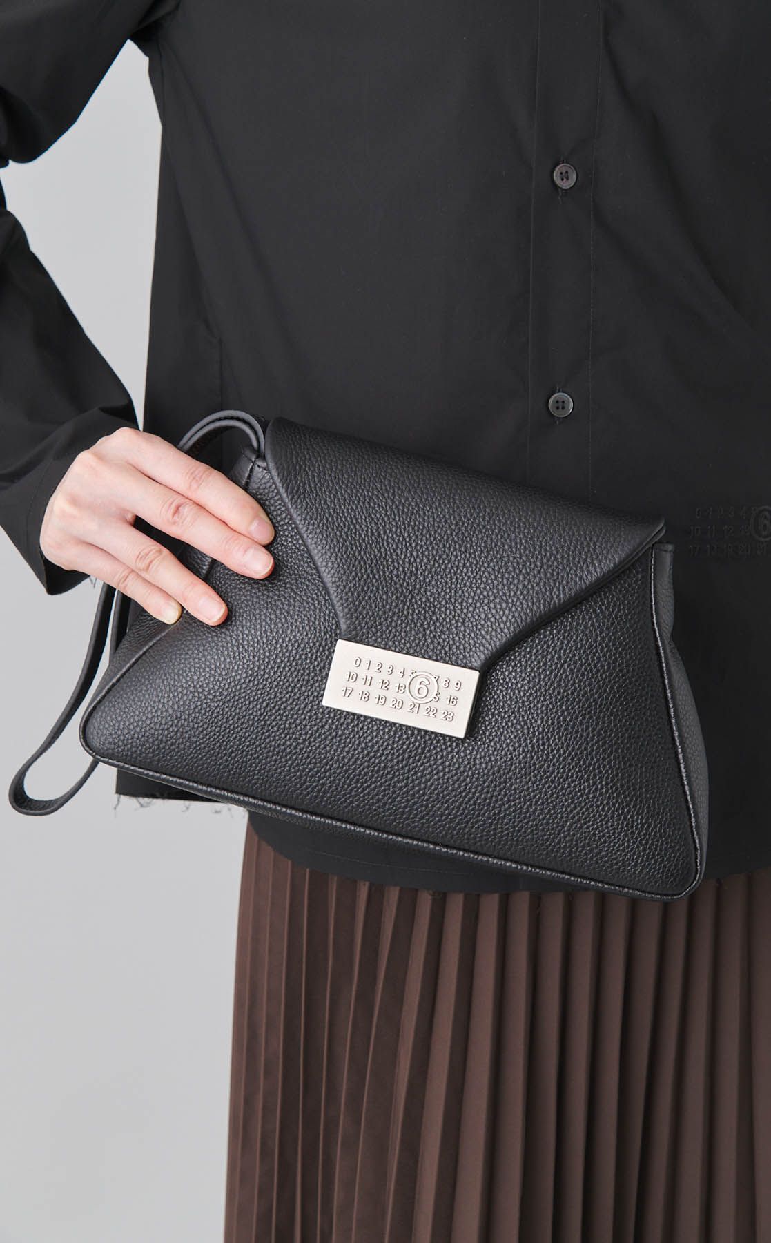 MM6 Maison Margiela｜NUMERICロゴプレート