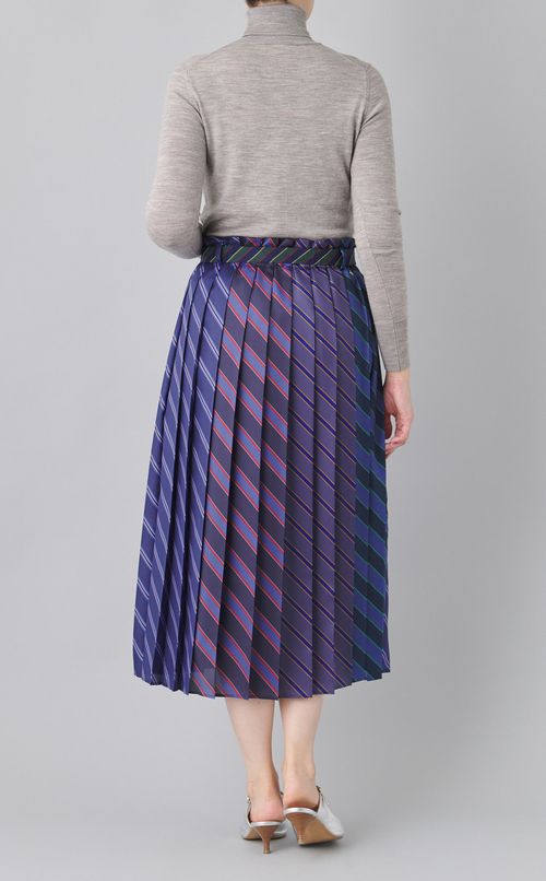 ネクタイプリーツスカート