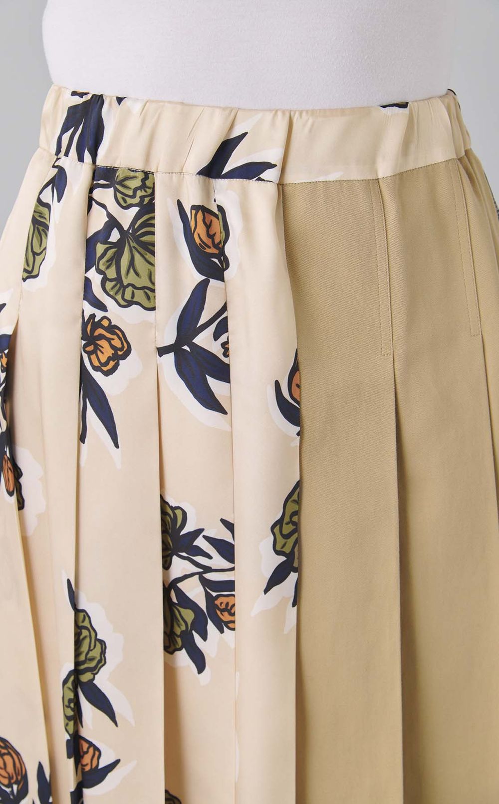 フラワープリントミックスプリーツスカート