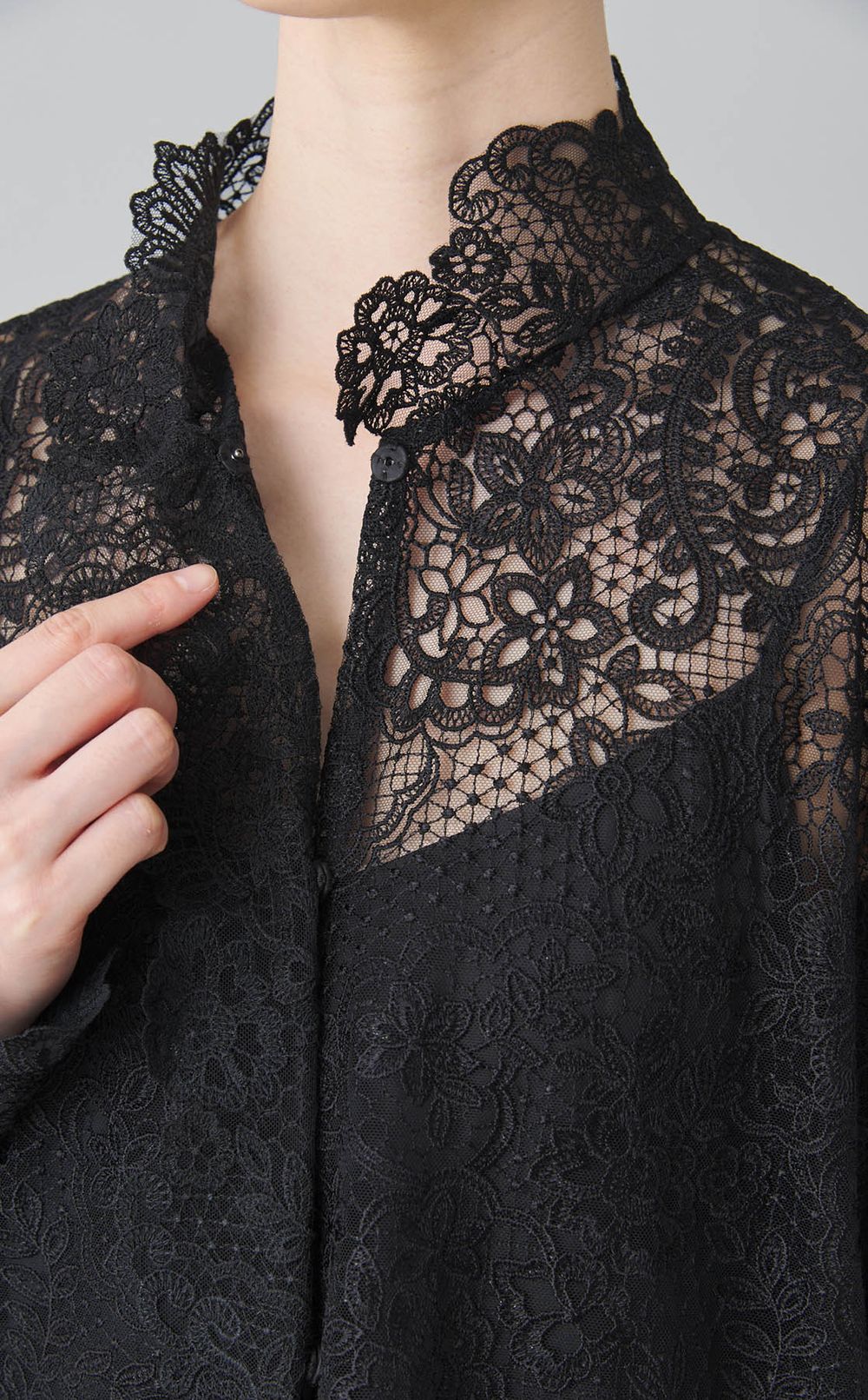 フロントフリルレースワンピース