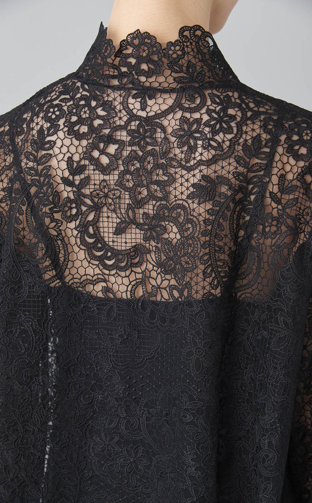 フロントフリルレースワンピース