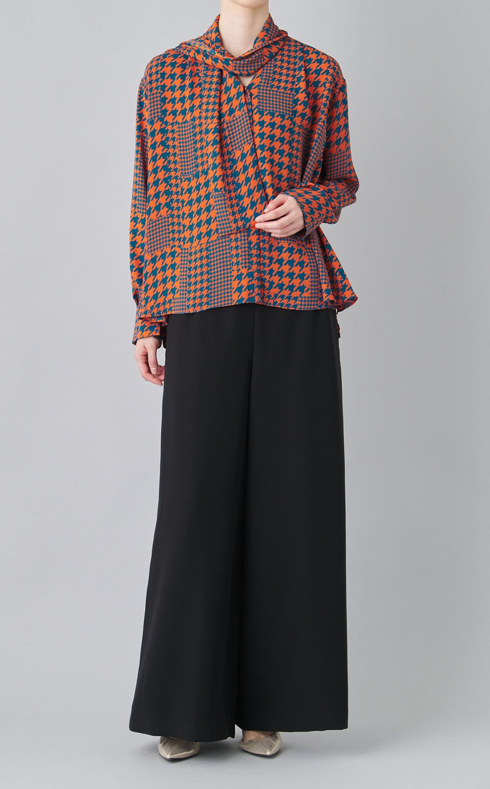 千鳥柄プリントデザインブラウス