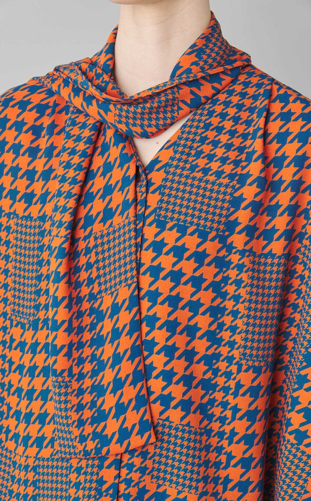 千鳥柄プリントデザインブラウス