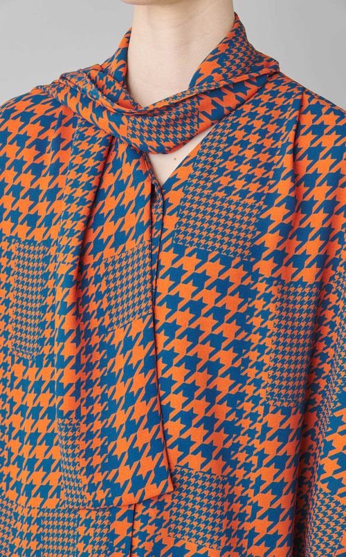 千鳥柄プリントデザインブラウス