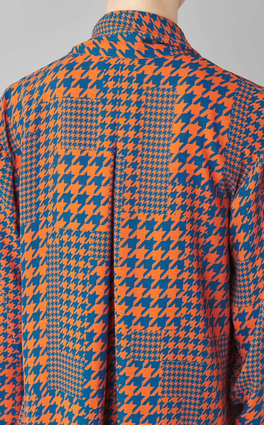 千鳥柄プリントデザインブラウス