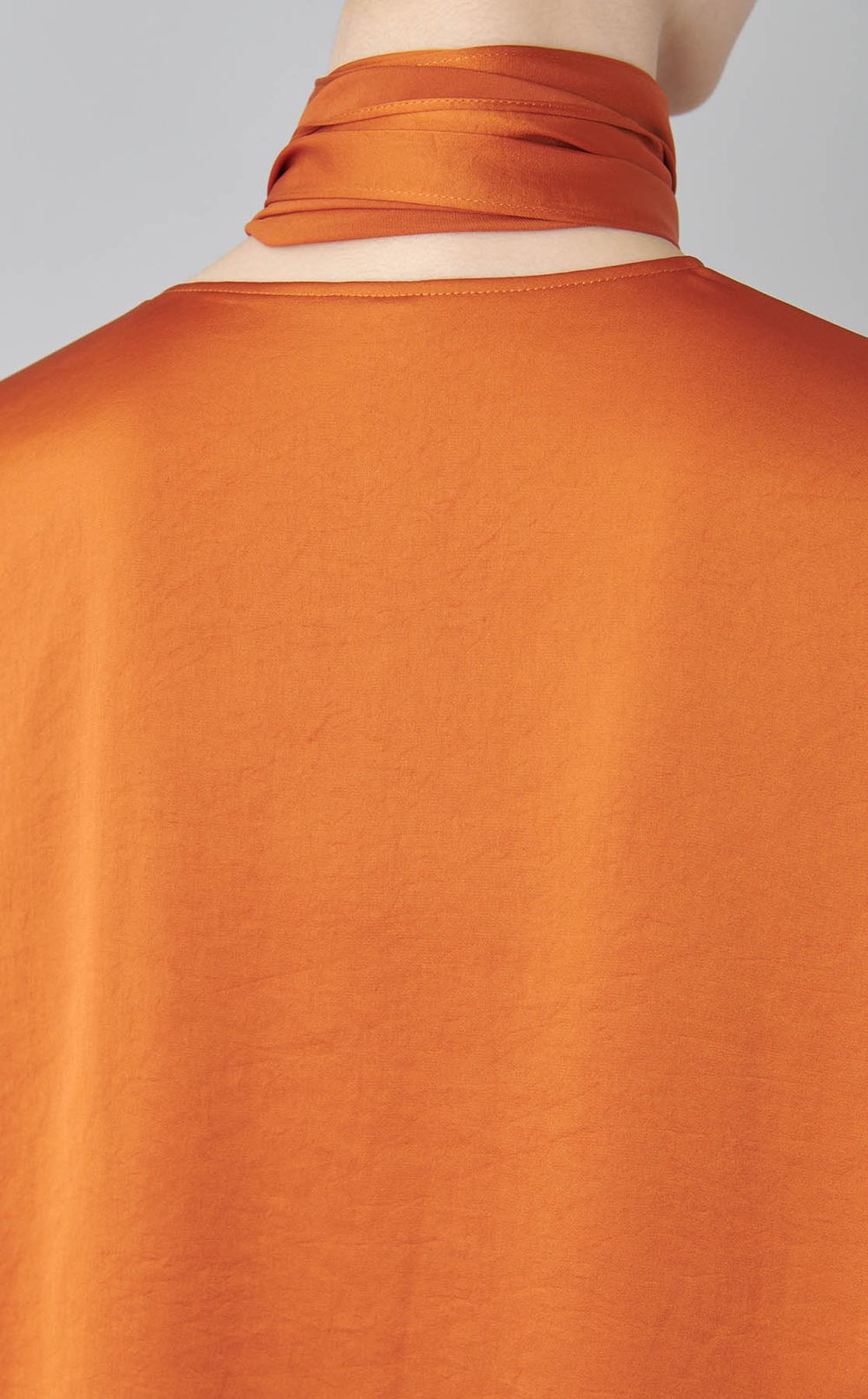 サテンボウタイブラウス