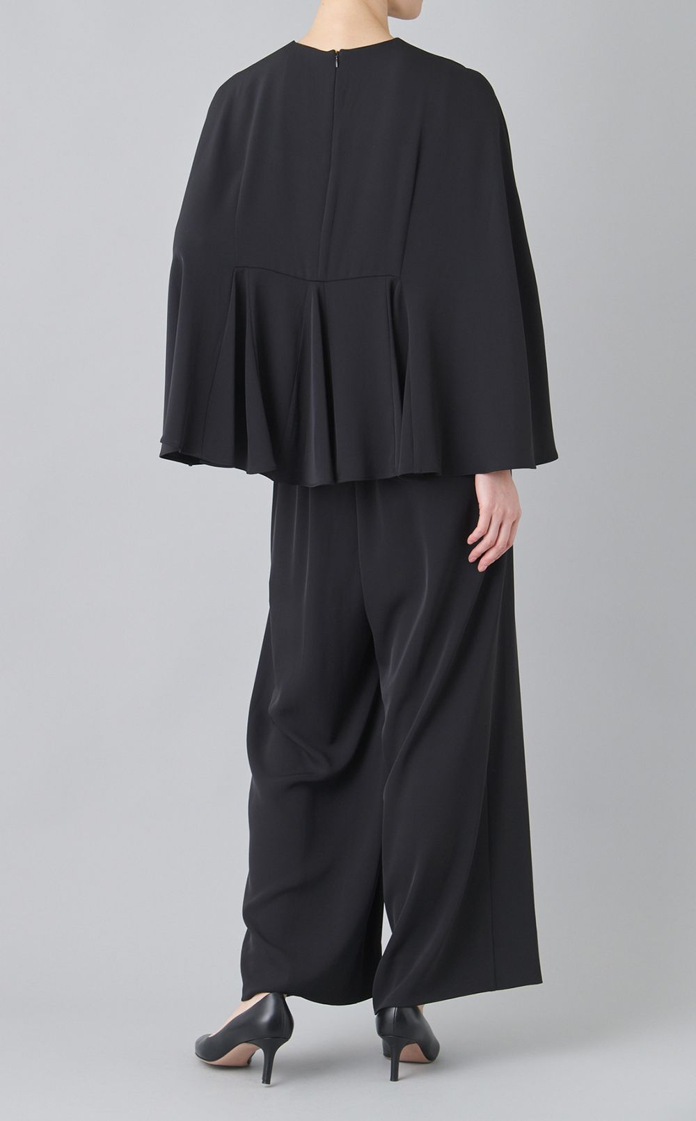 ケープパンツセットアップ