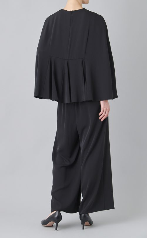 ケープパンツセットアップ