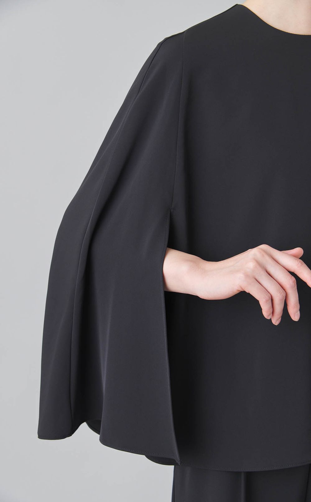 ケープパンツセットアップ