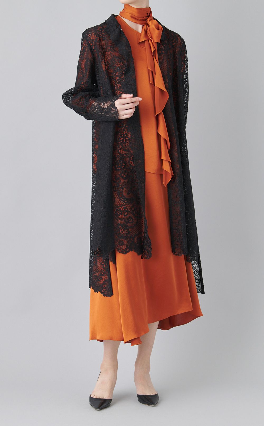 サテンフレアミディスカート