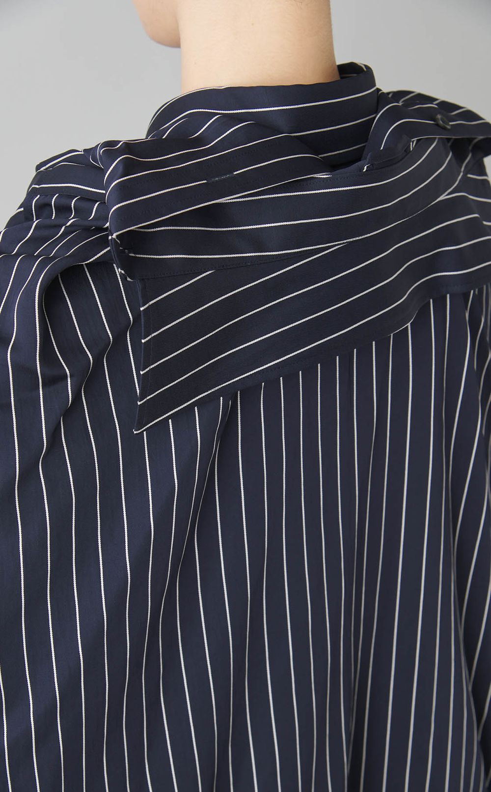 ショールレイヤードストライプシャツ