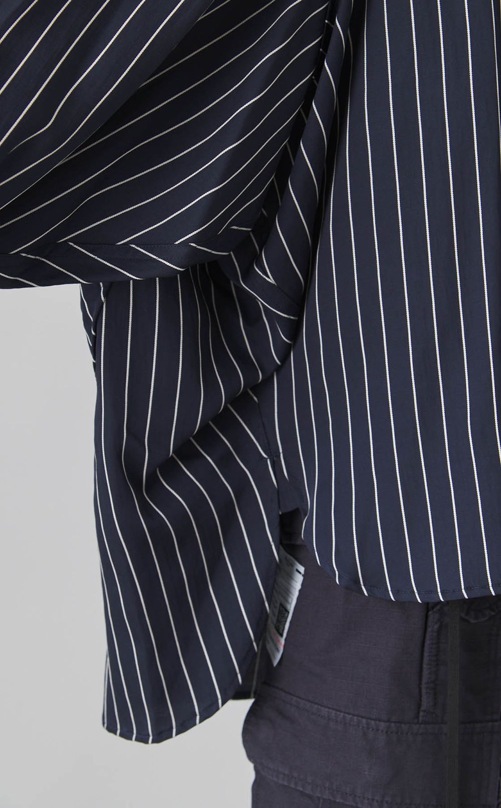 ショールレイヤードストライプシャツ